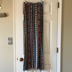 Francesca’s multi colored maxi skirt. Size S.